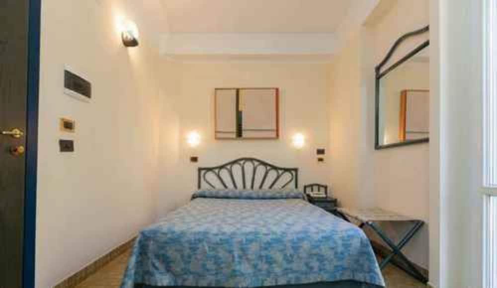 Hotel Della Baia Porto Venere Esterno foto
