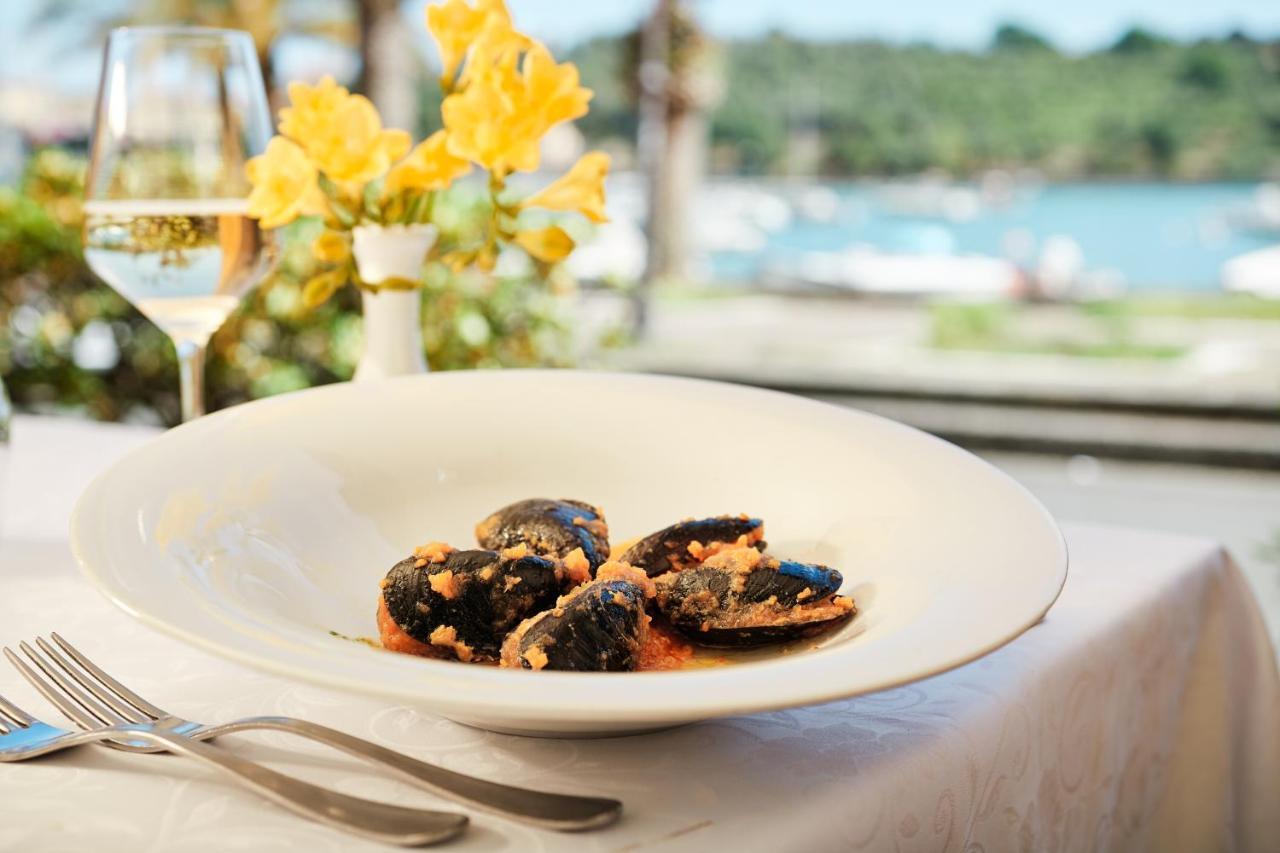 Hotel Della Baia Porto Venere Esterno foto
