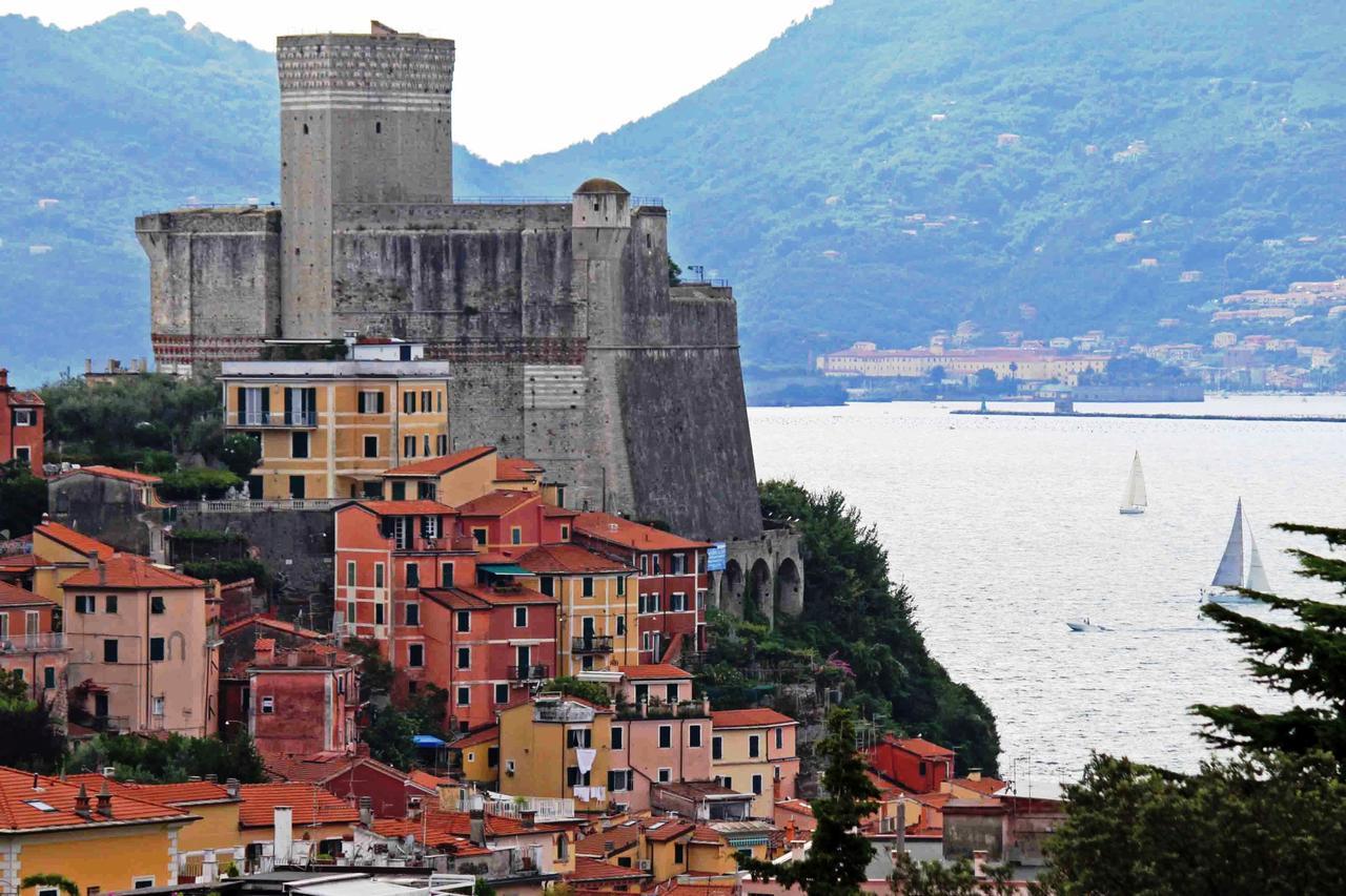 Hotel Della Baia Porto Venere Esterno foto